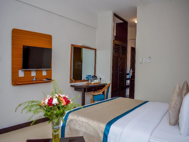 Hotel Sapphire image
