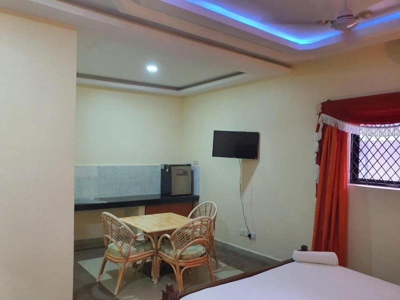 Regency Park Hotel image