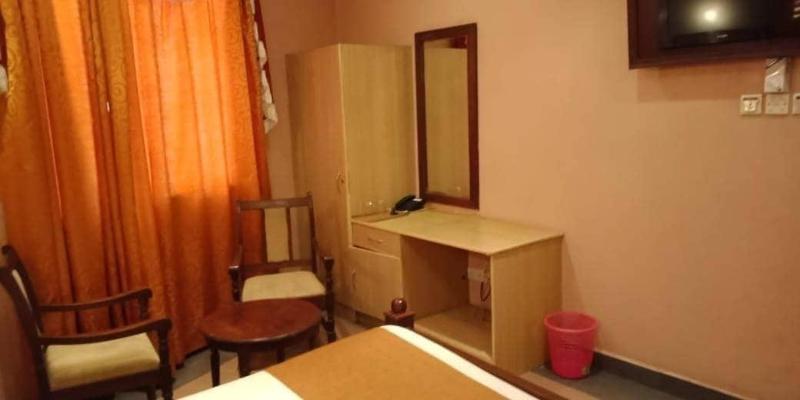Regency Park Hotel image