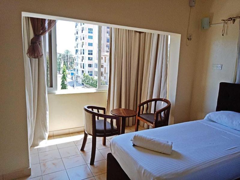Regency Park Hotel image