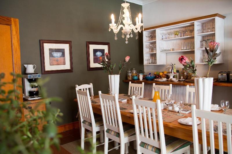 Loddeys Guesthouse image