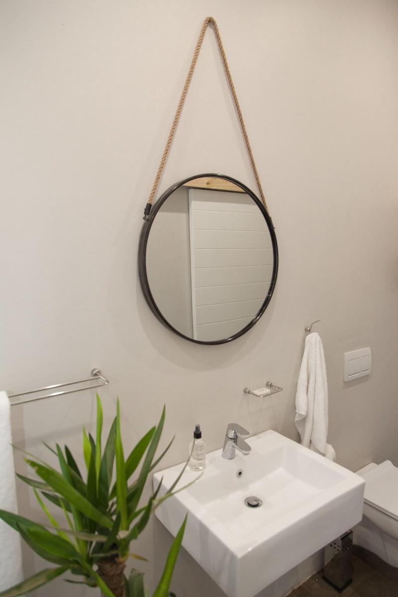 Loddeys Guesthouse image