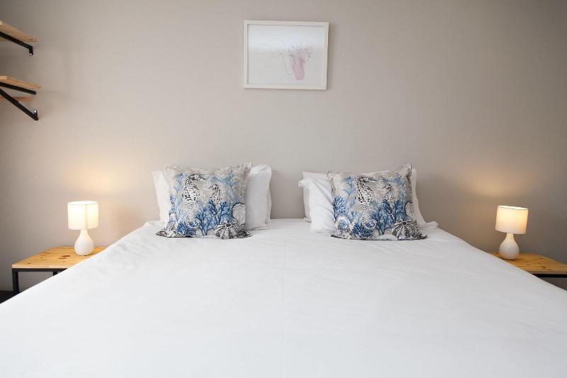 Loddeys Guesthouse image