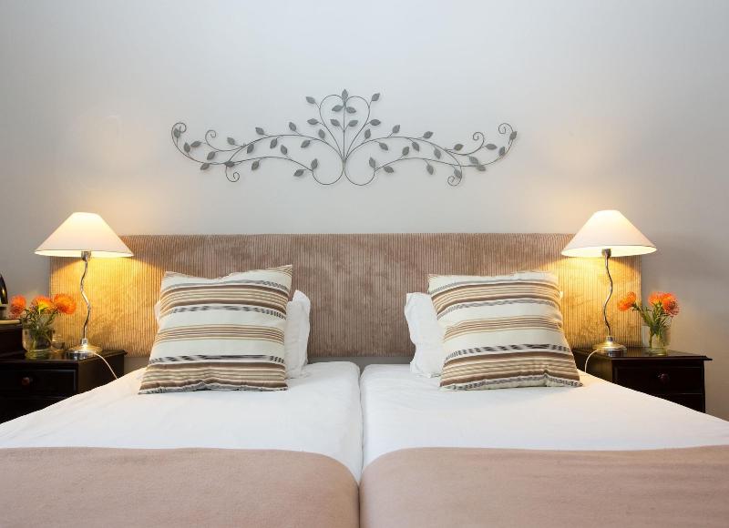 Loddeys Guesthouse image