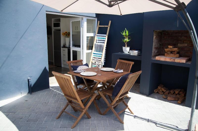 Loddeys Guesthouse image