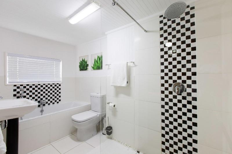 Loddeys Guesthouse image