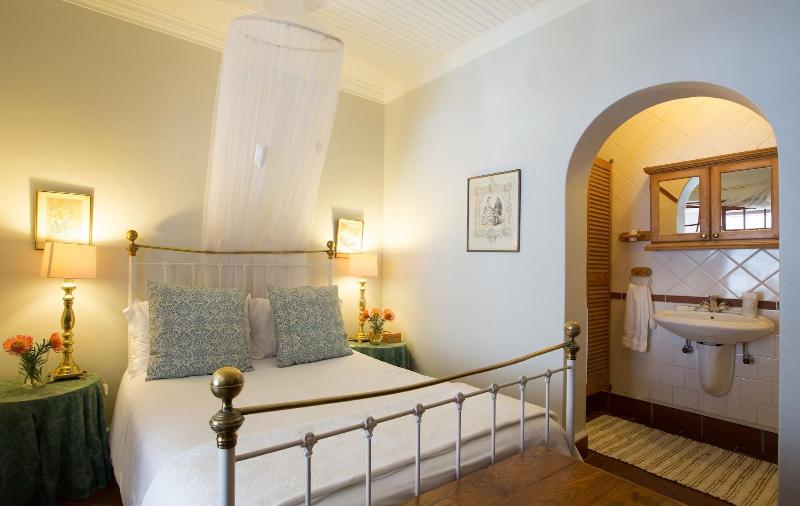 Loddeys Guesthouse image