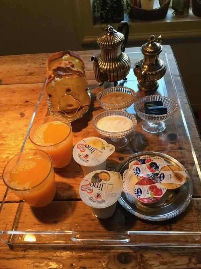 Suite 52 image