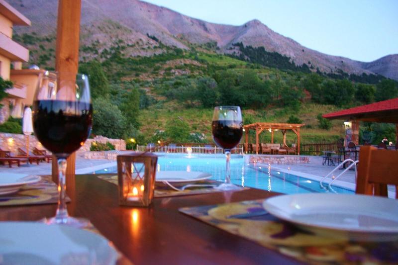 Ataviros Hotel