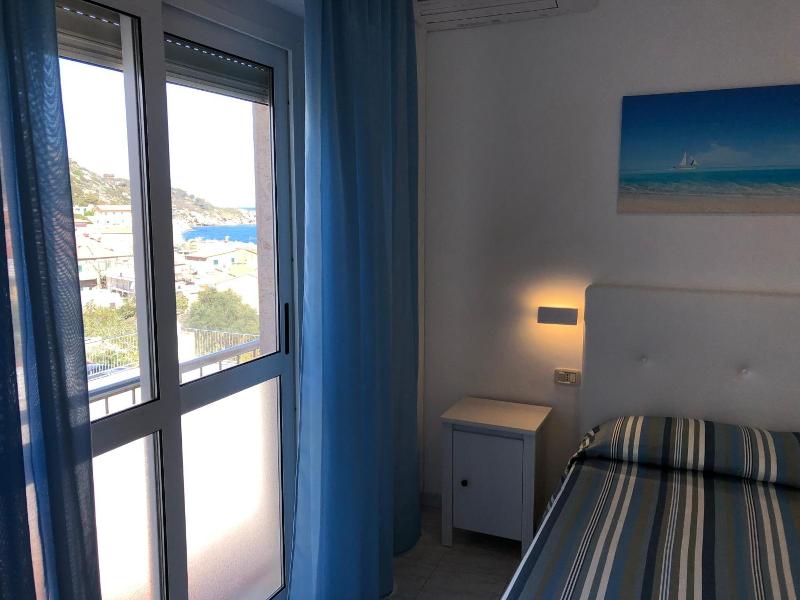 Hotel Bahamas image
