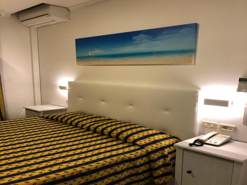 Hotel Bahamas image
