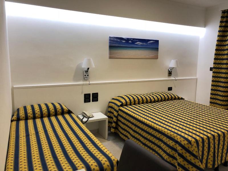 Hotel Bahamas image