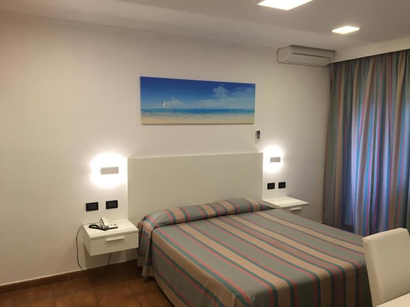 Hotel Bahamas image
