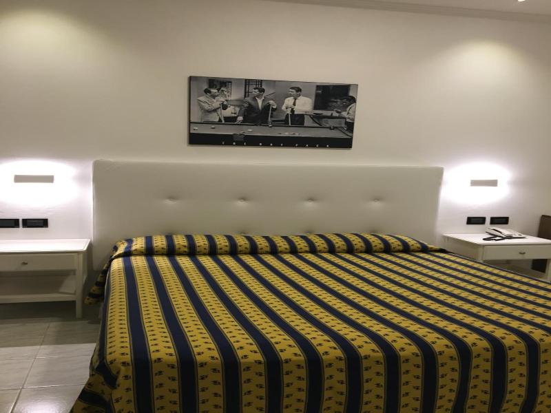 Hotel Bahamas image