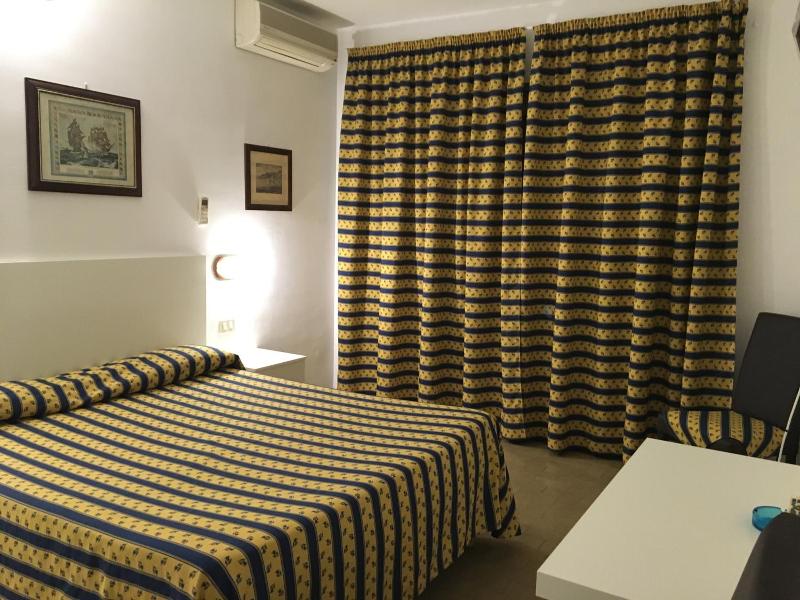 Hotel Bahamas image