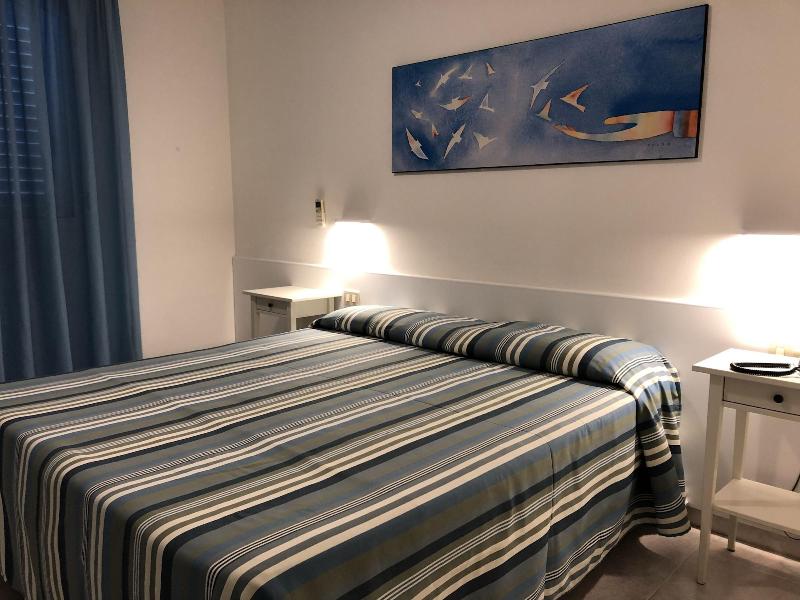 Hotel Bahamas image