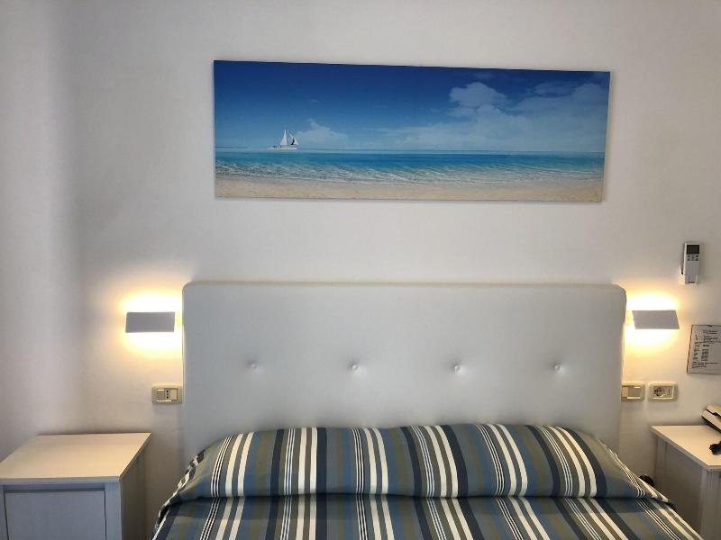 Hotel Bahamas image