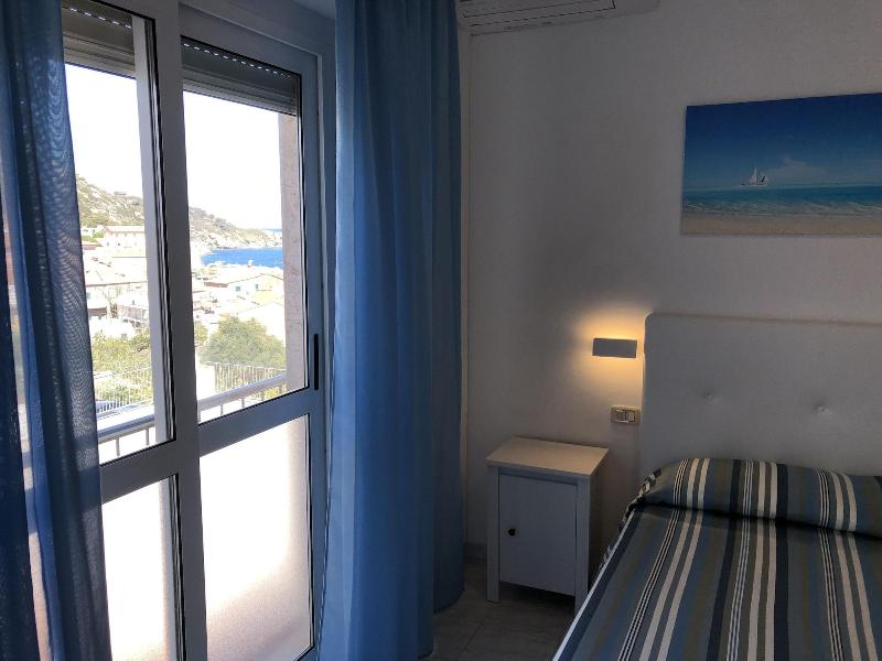 Hotel Bahamas image