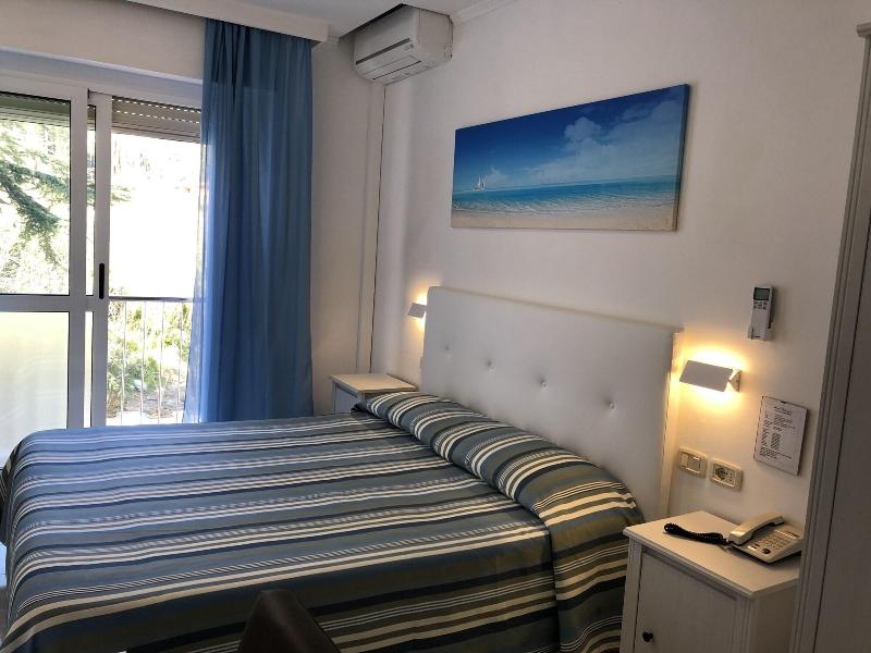 Hotel Bahamas image