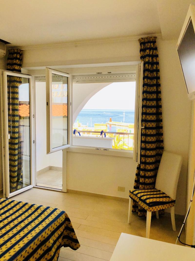 Hotel Bahamas image
