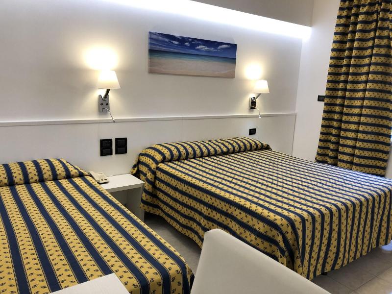 Hotel Bahamas image