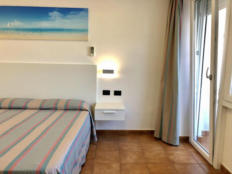 Hotel Bahamas image