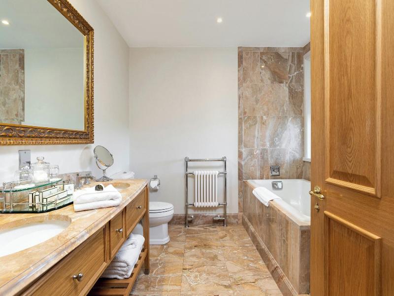 Trump Macleod House & Lodge image
