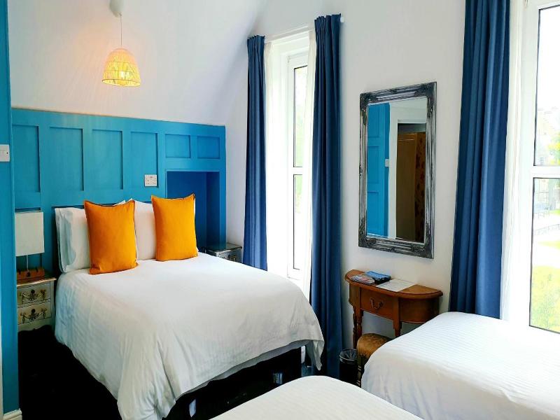 The Crossing Hotel image