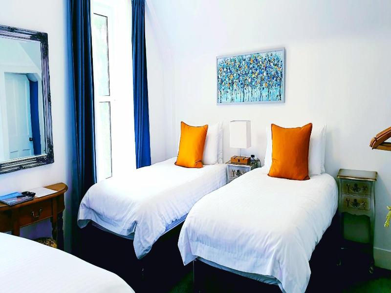 The Crossing Hotel image