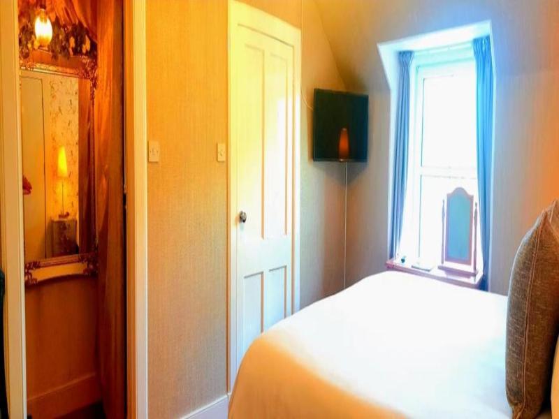 The Crossing Hotel image