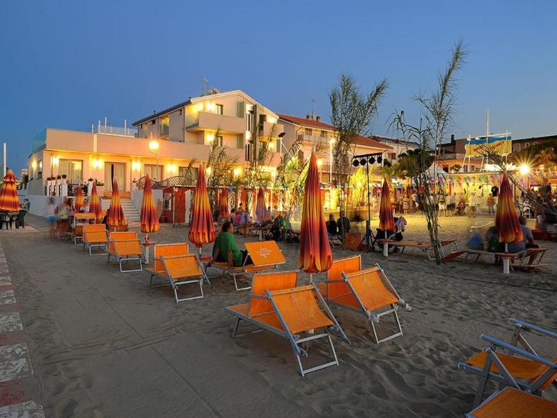Hotel & Residence Cavalluccio Marino image