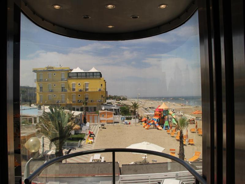Hotel & Residence Cavalluccio Marino image