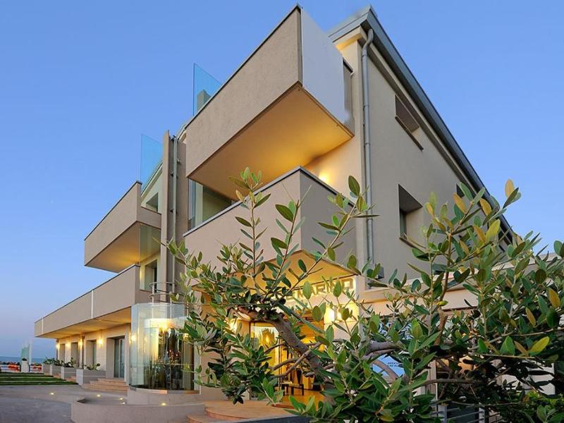 Hotel & Residence Cavalluccio Marino image