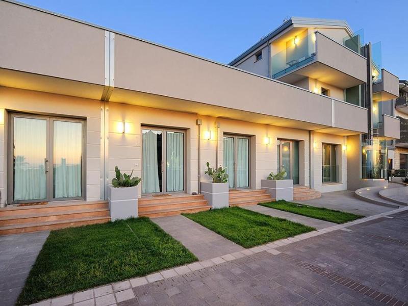 Hotel & Residence Cavalluccio Marino image