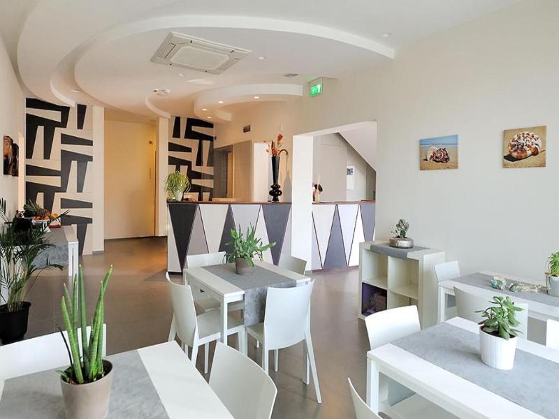 Hotel & Residence Cavalluccio Marino image