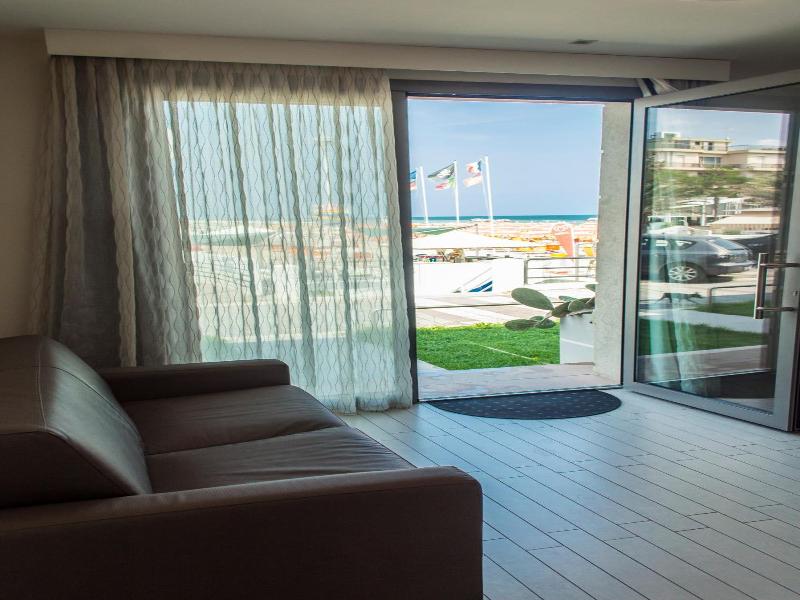 Hotel & Residence Cavalluccio Marino image