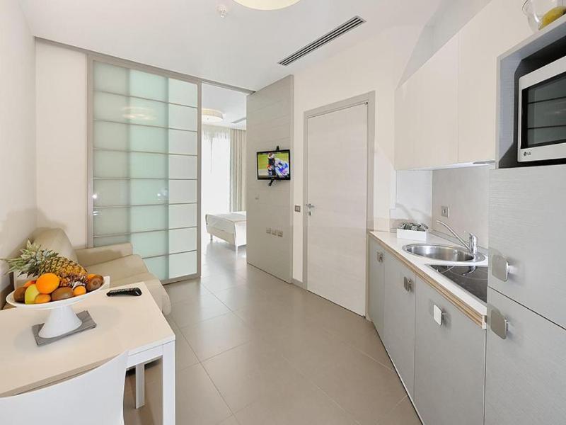 Hotel & Residence Cavalluccio Marino image