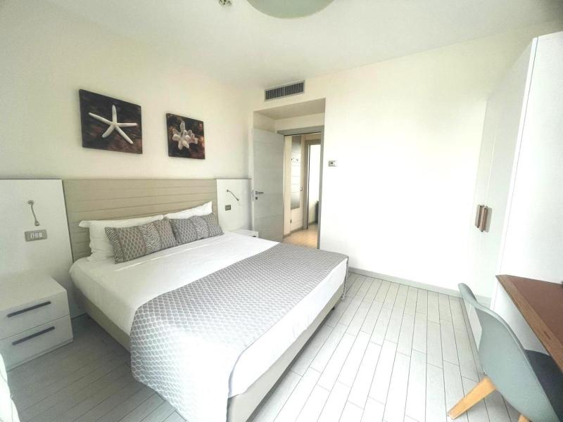 Hotel & Residence Cavalluccio Marino image
