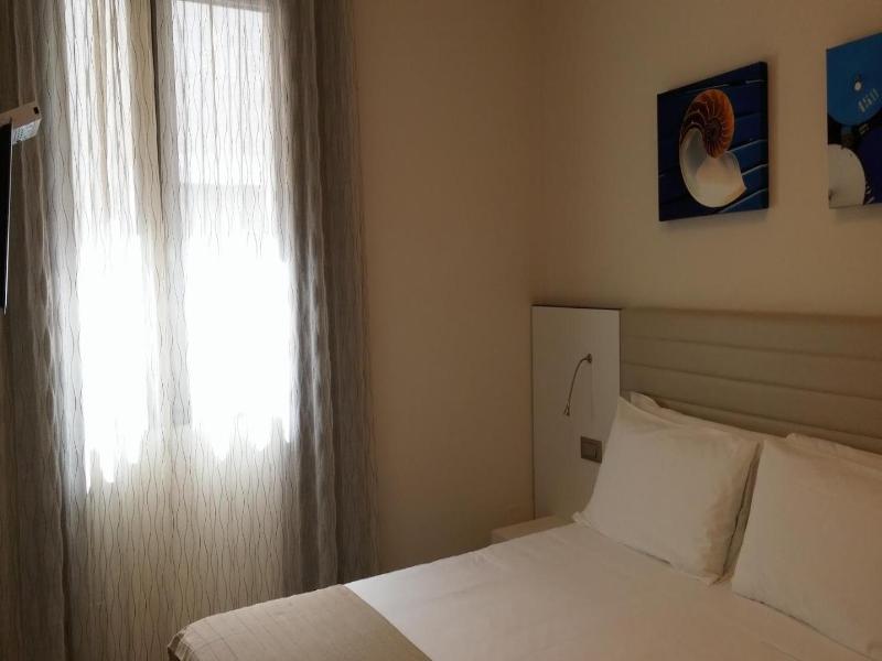 Hotel & Residence Cavalluccio Marino image