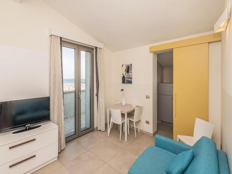 Hotel & Residence Cavalluccio Marino image