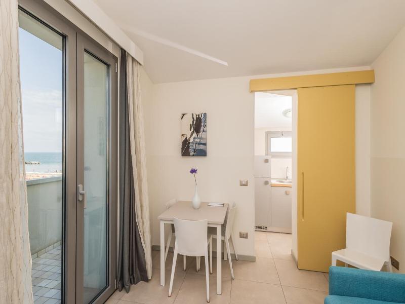 Hotel & Residence Cavalluccio Marino image