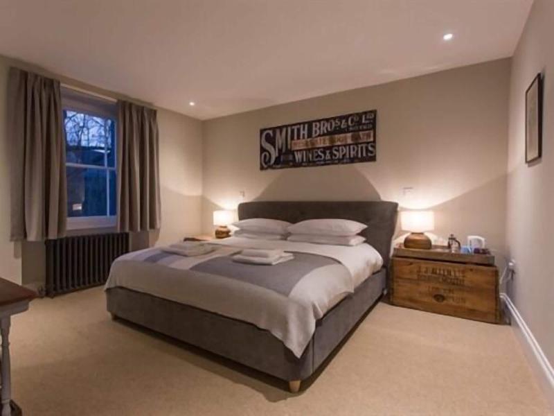 The Redan Inn image