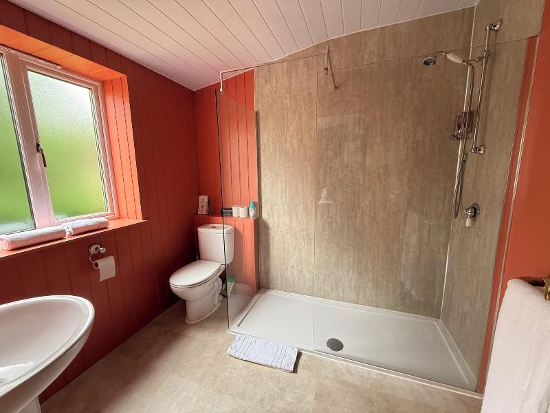 Glenan Lodge image