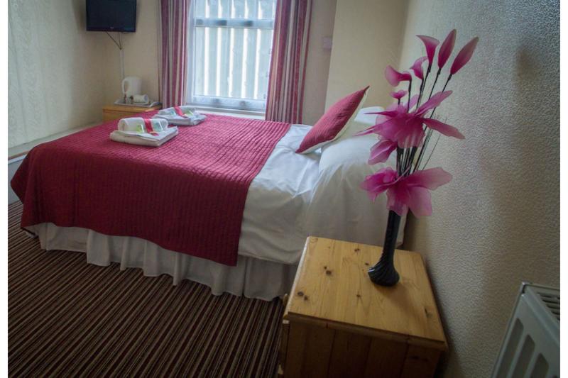 OYO Swanvale Lodge Hotel - SELF CHECK IN image