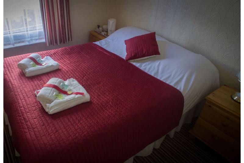 OYO Swanvale Lodge Hotel - SELF CHECK IN image