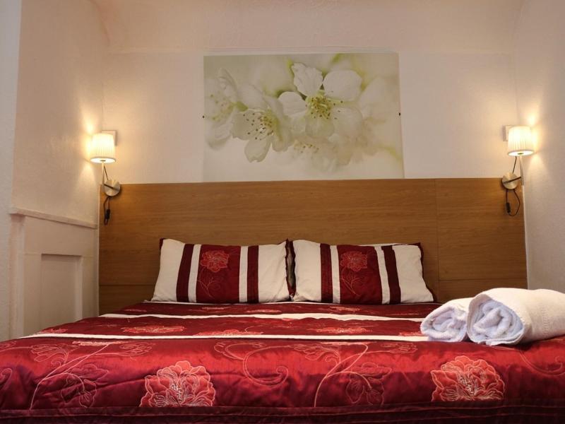 Anand Lodge image