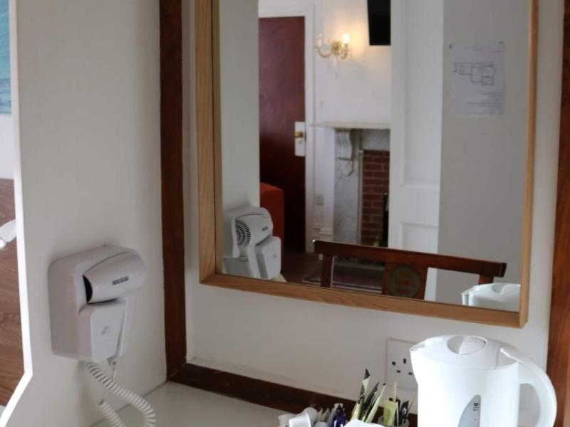 Anand Lodge image