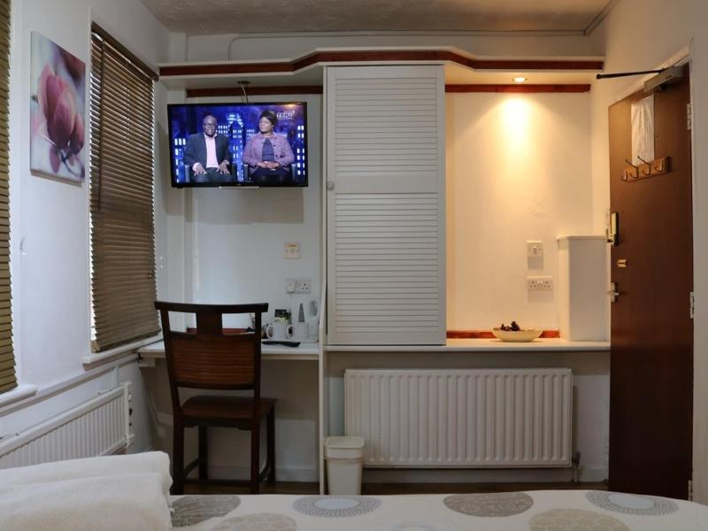 Anand Lodge image