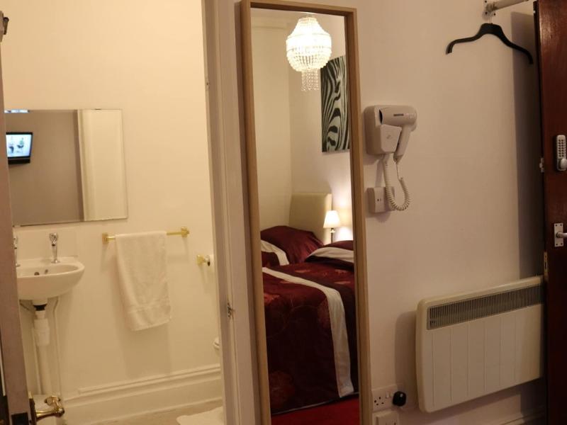 Anand Lodge image
