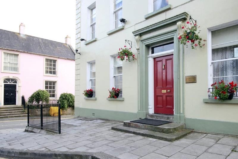 Charlemont House image